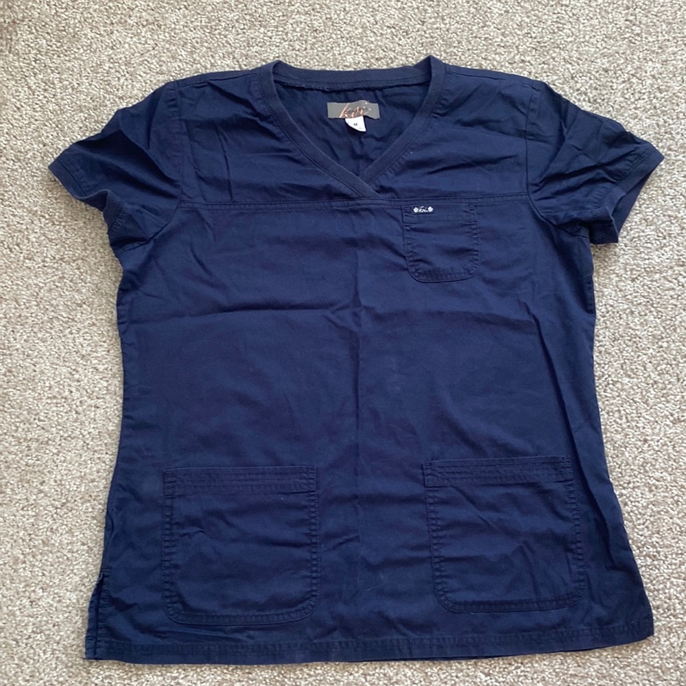 Women’s Koi scrub top in navy, size M